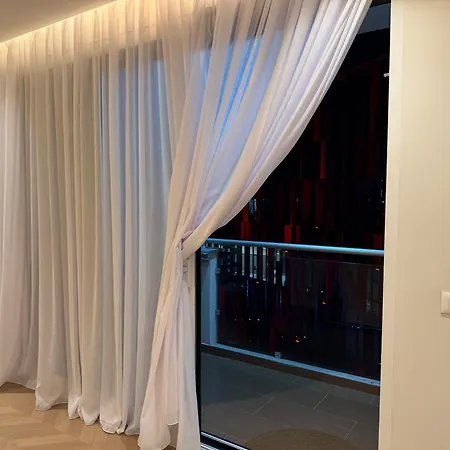 Arena * ティラナ